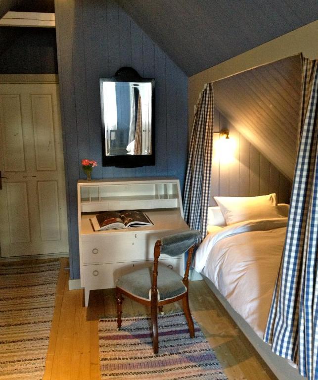 Vildrosor & Hoens Hagstad Room photo